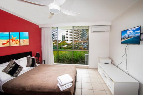 Seacrest Beachfront Apartments Surfers Paradise - Lismore Accommodation 8