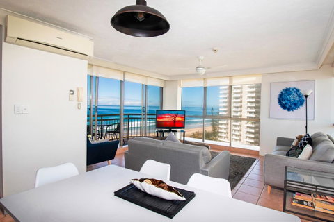Seacrest Beachfront Apartments Surfers Paradise - Lismore Accommodation 21