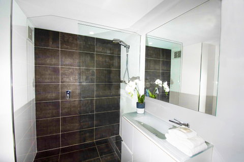 Seacrest Beachfront Apartments Surfers Paradise - Lismore Accommodation 22