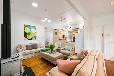 Frangipani House - Lismore Accommodation 10