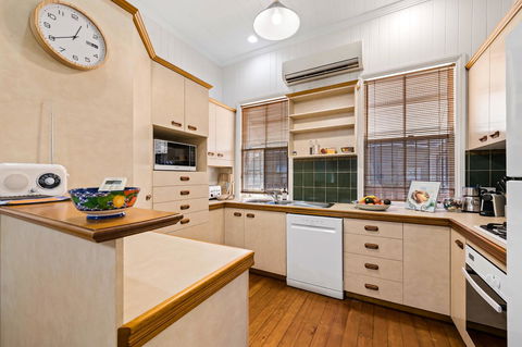 Frangipani House - Lismore Accommodation 11