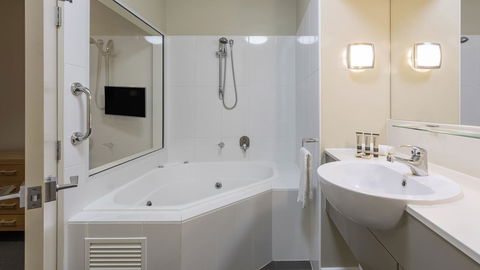 Oaks Hervey Bay Resort And Spa - Lismore Accommodation 11