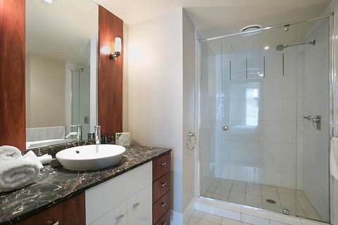 Towers Of Chevron - Private Apartment - Lismore Accommodation 4