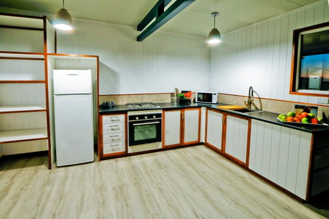 The Summit 1770 - Lismore Accommodation 10