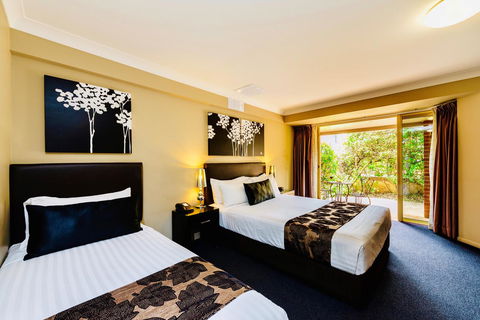 Ambassador On Ruthven - Lismore Accommodation 1