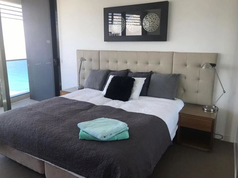 Luxury 3 Bedroom In Heart Of Broadbeach - Lismore Accommodation 20