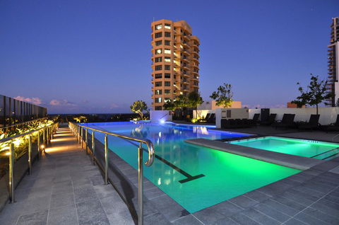 Luxury 3 Bedroom In Heart Of Broadbeach - Lismore Accommodation 11