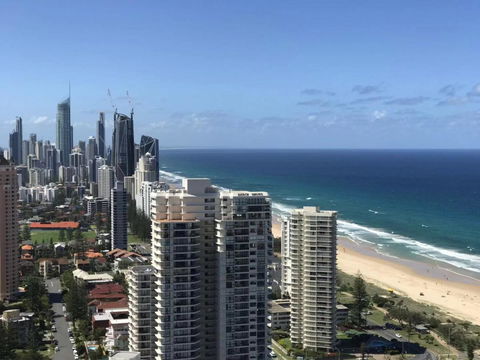 Luxury 3 Bedroom In Heart Of Broadbeach - Lismore Accommodation 1