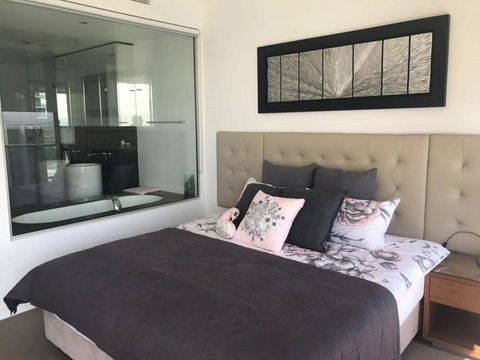Luxury 3 Bedroom In Heart Of Broadbeach - Lismore Accommodation 16