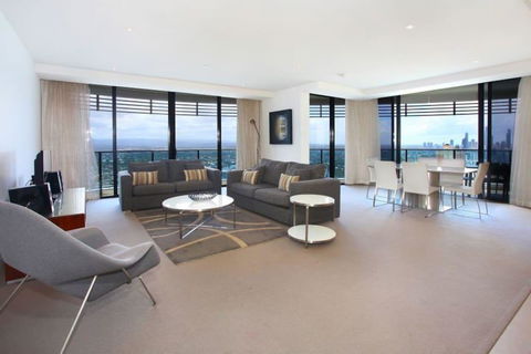 Luxury 3 Bedroom In Heart Of Broadbeach - Lismore Accommodation 3