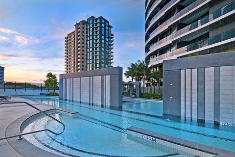 Luxury 3 Bedroom In Heart Of Broadbeach - Lismore Accommodation 5