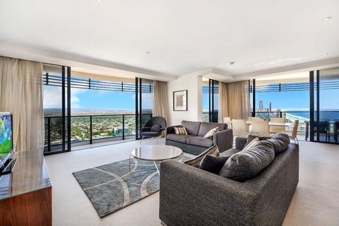 Luxury 3 Bedroom In Heart Of Broadbeach - Lismore Accommodation 0