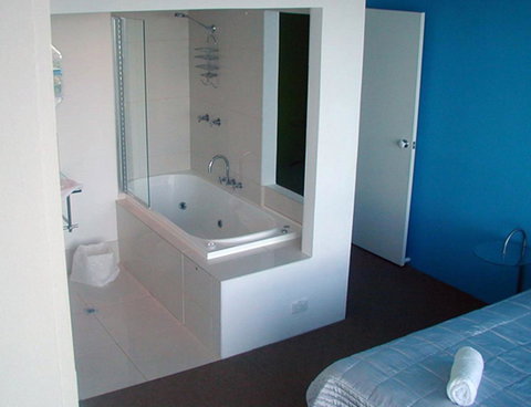 Golden Gate Resort - Lismore Accommodation 7