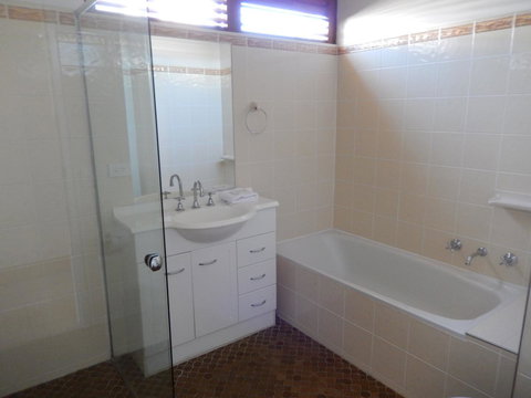 Golden Gate Resort - Lismore Accommodation 26