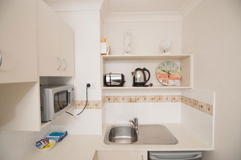 Bay Of Palms - Lismore Accommodation 42