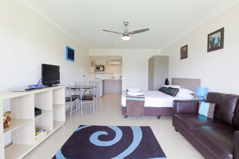 Bay Of Palms - Lismore Accommodation 40