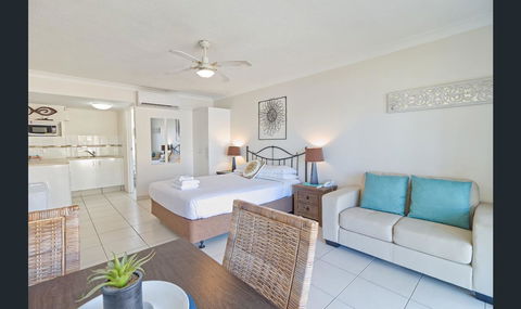 Bay Of Palms - Lismore Accommodation 8