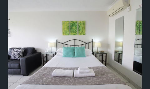 Bay Of Palms - Lismore Accommodation 23