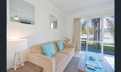 Bay Of Palms - Lismore Accommodation 5