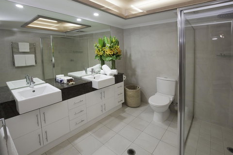 Waters Edge Apartment Cairns - Lismore Accommodation 4