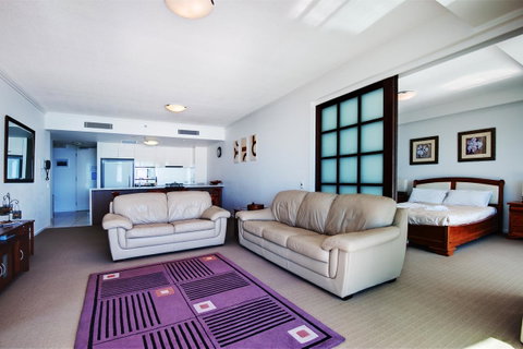 Reflection On The Sea - Lismore Accommodation 10
