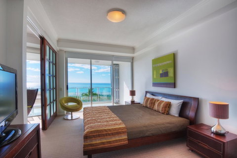 Reflection On The Sea - Lismore Accommodation 4