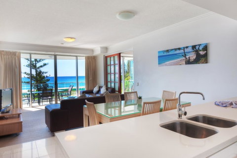 Reflection On The Sea - Lismore Accommodation 43