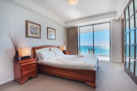 Reflection On The Sea - Lismore Accommodation 9