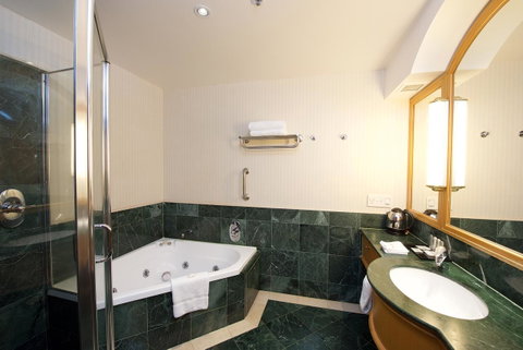 Crowne Plaza Surfers Paradise, An IHG Hotel - Lismore Accommodation 38