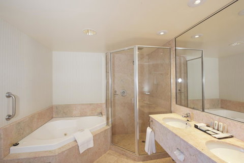 Crowne Plaza Surfers Paradise, An IHG Hotel - Lismore Accommodation 35