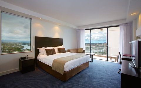 Crowne Plaza Surfers Paradise, An IHG Hotel - Lismore Accommodation 13