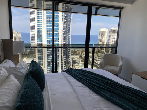 Circle On Cavill 2, 3, 4 & 5 Bedroom SkyHomes & SUB PENTHOUSES By Gold Coast Holidays - Lismore Accommodation 14