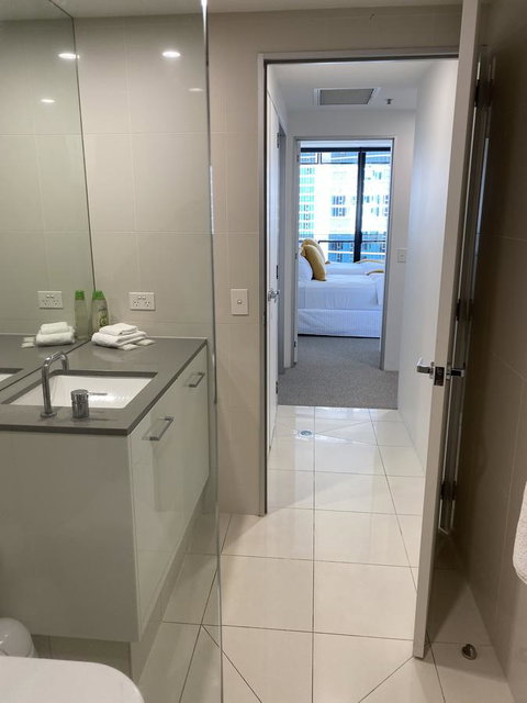 Circle On Cavill 2, 3, 4 & 5 Bedroom SkyHomes & SUB PENTHOUSES By Gold Coast Holidays - Lismore Accommodation 2