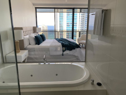 Circle On Cavill 2, 3, 4 & 5 Bedroom SkyHomes & SUB PENTHOUSES By Gold Coast Holidays - Lismore Accommodation 10