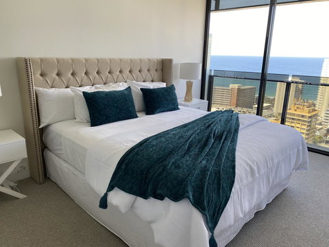 Circle On Cavill 2, 3, 4 & 5 Bedroom SkyHomes & SUB PENTHOUSES By Gold Coast Holidays - Lismore Accommodation 15