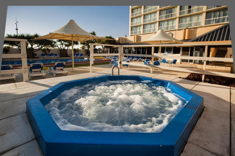 Chateau Beachside Resort - Lismore Accommodation 1