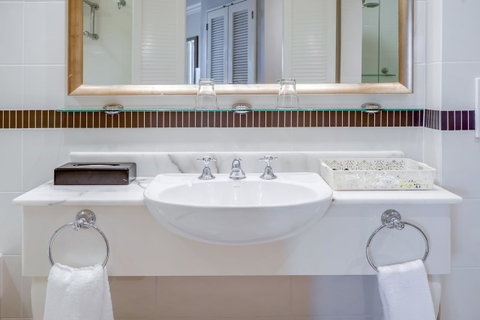 InterContinental Sanctuary Cove Resort, An IHG Hotel - Lismore Accommodation 12