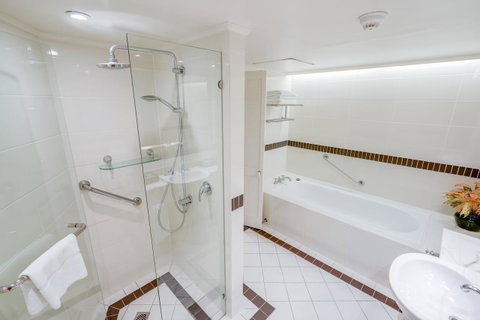 InterContinental Sanctuary Cove Resort, An IHG Hotel - Lismore Accommodation 2