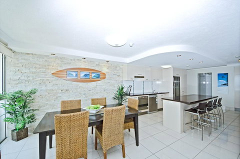 Burleigh Beach Tower - Lismore Accommodation 14