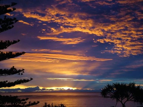 Burleigh Beach Tower - Lismore Accommodation 13