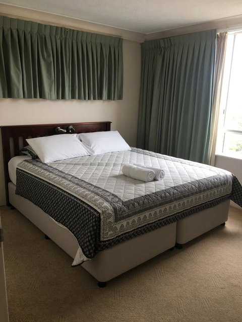 Burleigh Beach Tower - Lismore Accommodation 0