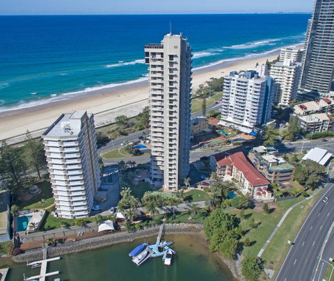 Capricorn One Beachside Holiday Apartments - Official - Lismore Accommodation 0