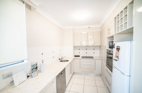 Capricorn One Beachside Holiday Apartments - Official - Lismore Accommodation 6