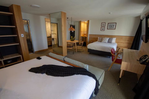 The Island Gold Coast - Lismore Accommodation 10