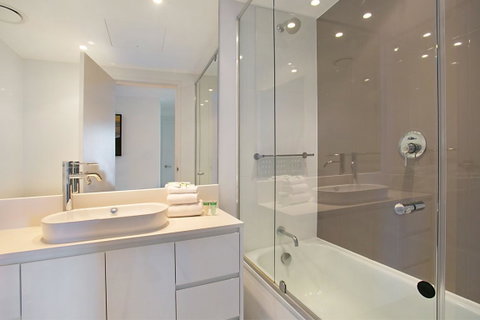 Number 1 H Residences - WiFi, Parking & More By Gold Coast Holidays - Lismore Accommodation 3