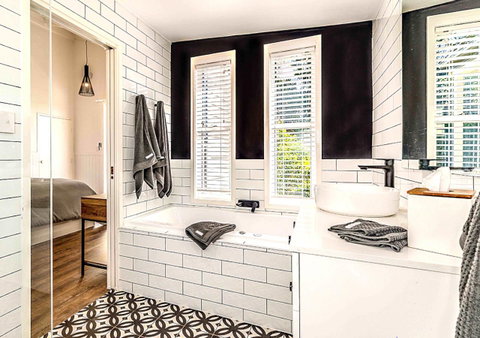 Hampton Estate Wines - Lismore Accommodation 8