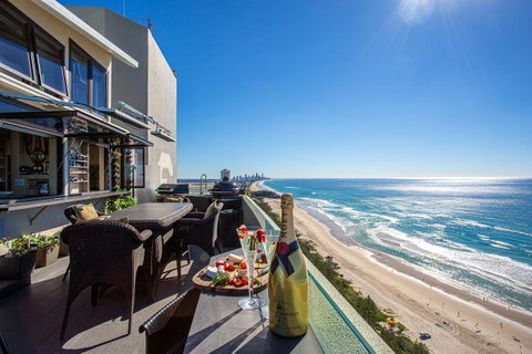 Burleigh Esplanade Apartments - Lismore Accommodation 10