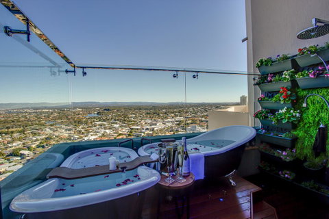 Burleigh Esplanade Apartments - Lismore Accommodation 8