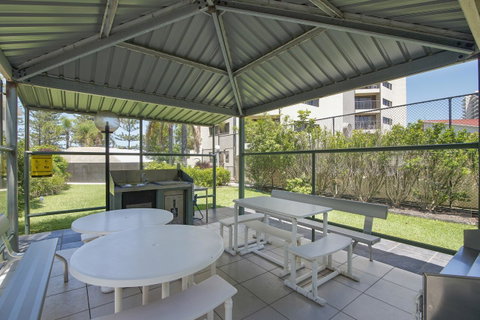 Burleigh Esplanade Apartments - Lismore Accommodation 24