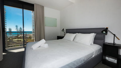 Swell Resort Burleigh Heads - Lismore Accommodation 3